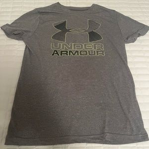 Boys Under Armor Tee - Size Medium